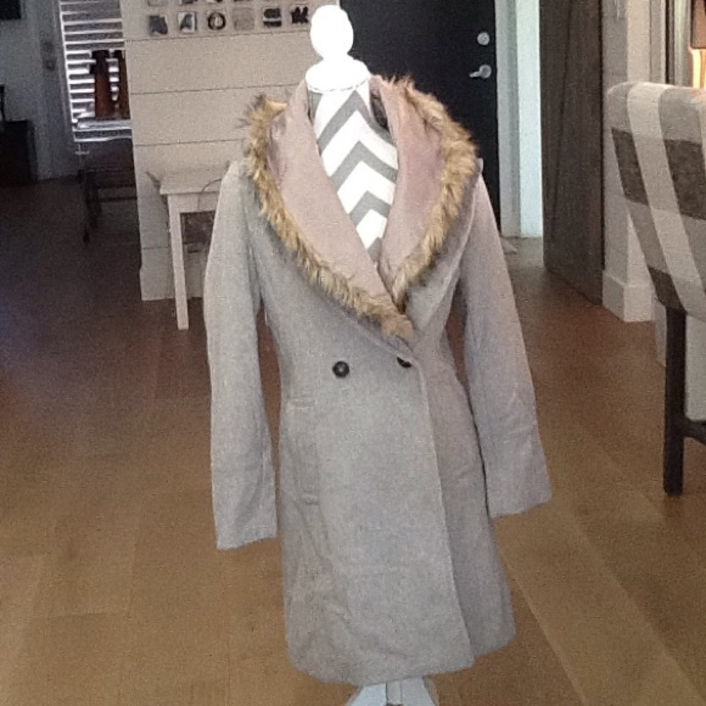 Fall/Winter Monoprix gray jacket with faux fur